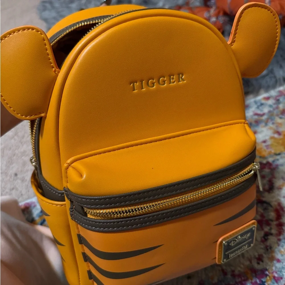 Loungefly Disney Tigger Orange Mini Backpack - Picture 4 of 7